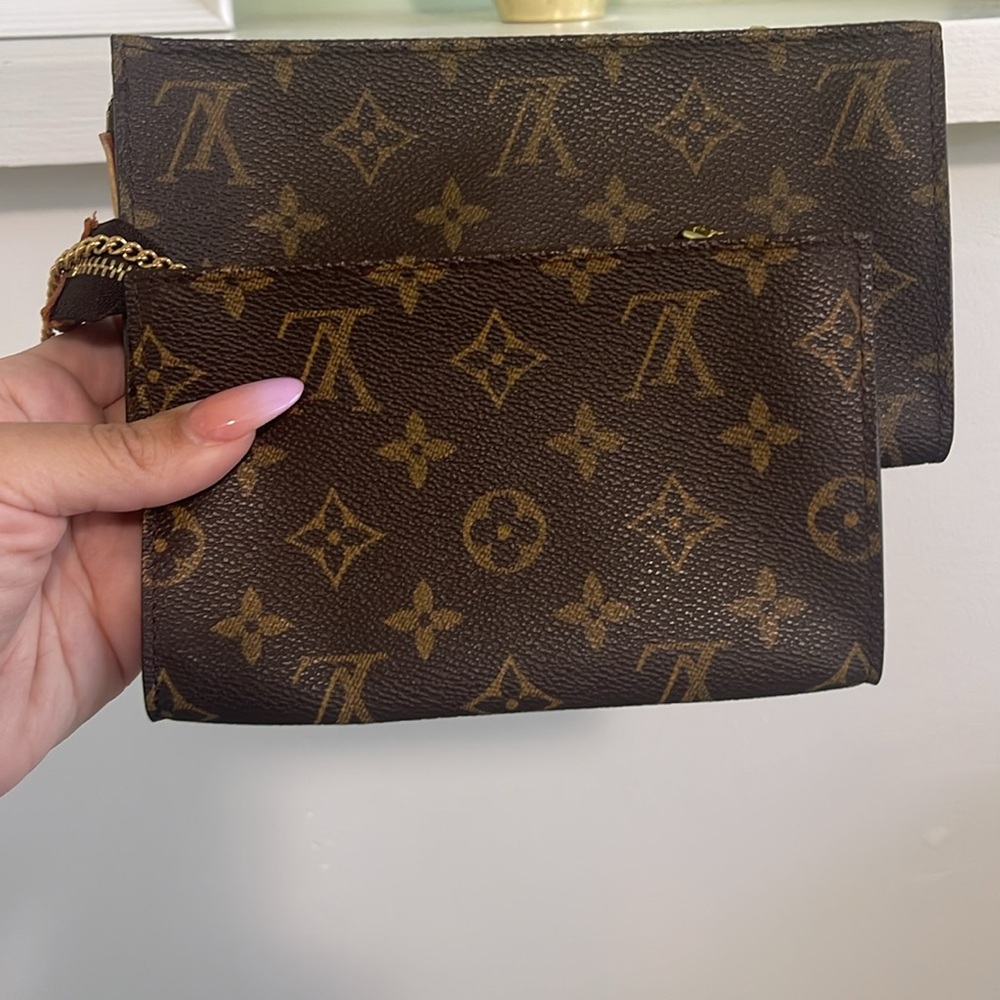 Louis Vuitton Monogram Pochette - Picture 8 of 11